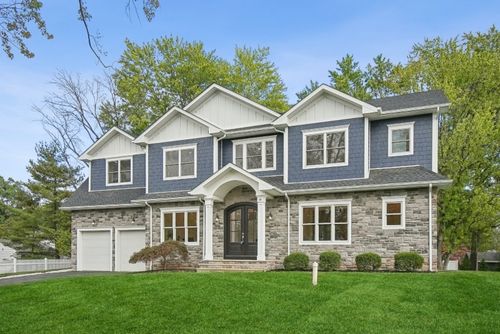 19 Tilden Ct, Livingston, NJ, 07039-2418 | Card Image