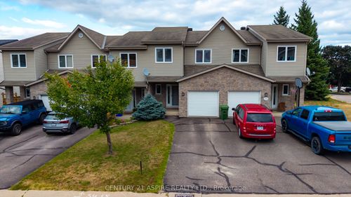33 Northbrook Rd, Petawawa, ON, K8H3N5 | Card Image