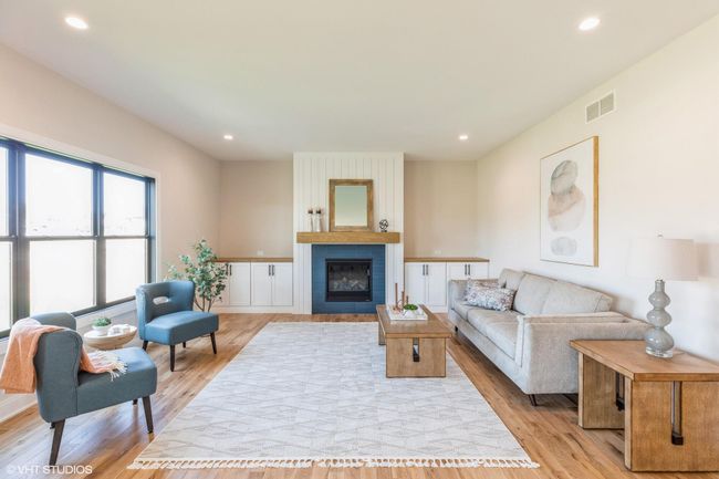 05_13452LakesideAve_1_LivingRoom_MRED_20 | Image 5