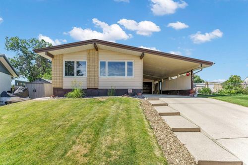 1640 9 Ave Ne, Medicine Hat, AB, T1A6G2 | Card Image