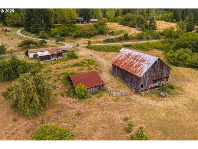 51372 Old Broadbent Rd, House other with 3 bedrooms, 2 bathrooms and 2 parking in Myrtle Point OR | Image 35