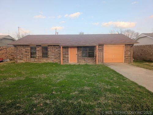 522 Highland Dr, Bartlesville, OK, 74003-1433 | Card Image