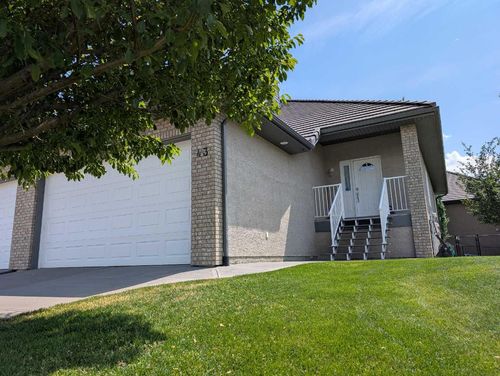 43 Desert Blume Cres Sw, Desert Blume, AB, T1B0A4 | Card Image