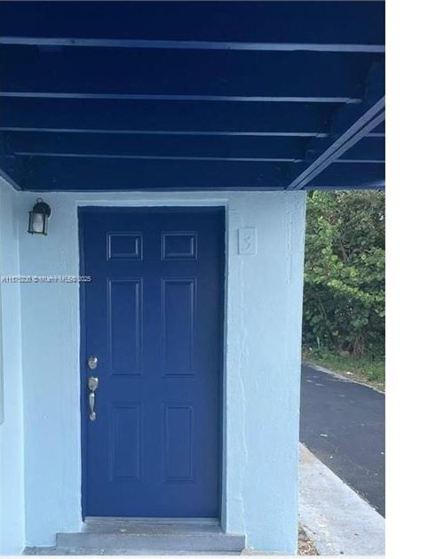 apt-2-817 Grant St, West Palm Beach, FL, 33407-6211 | Card Image