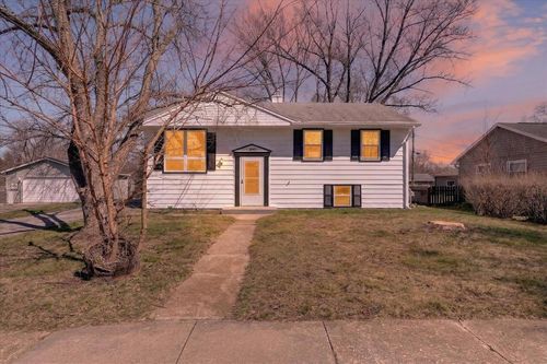 2043 Linway Dr, Beloit, WI, 53511-2717 | Card Image