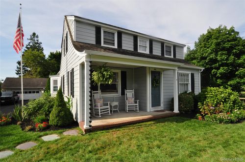 4 Crosby St, Center Moriches, NY, 11934-2508 | Card Image