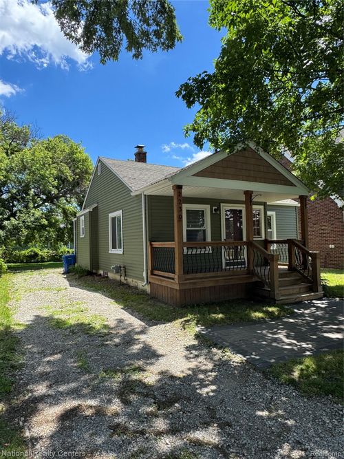 2230 Montroyal Ave, Waterford, MI, 48328-1726 | Card Image