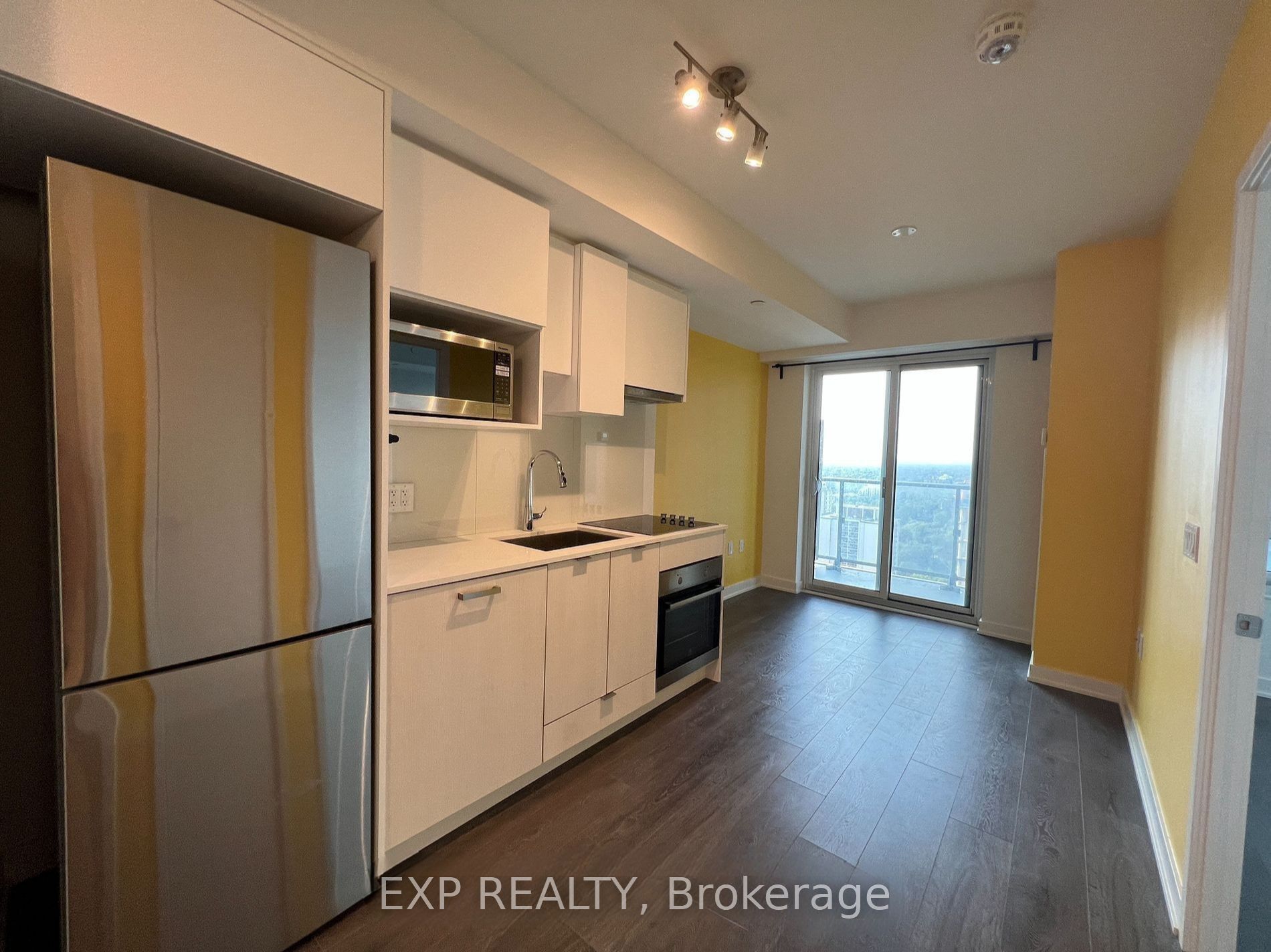 Residential Lease in Toronto C10 2