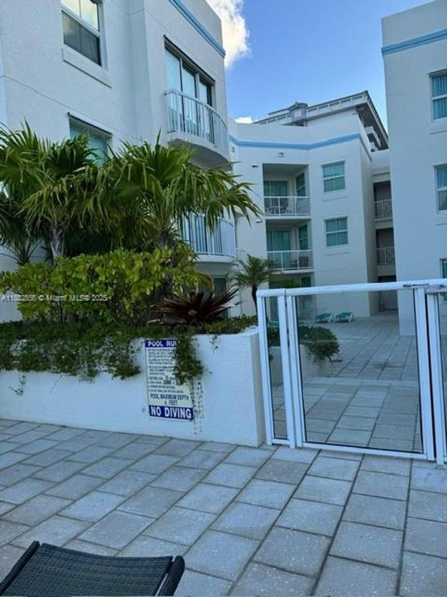APT-12 - 9172 Collins Ave, Condo with 3 bedrooms, 2 bathrooms and null parking in Surfside FL | Image 15