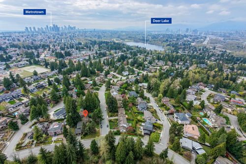 6415 Buckingham Dr, Burnaby, BC, V5E3Y7 | Card Image