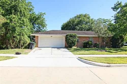 4048 Newshire Dr, Houston, TX, 77025-3921 | Card Image