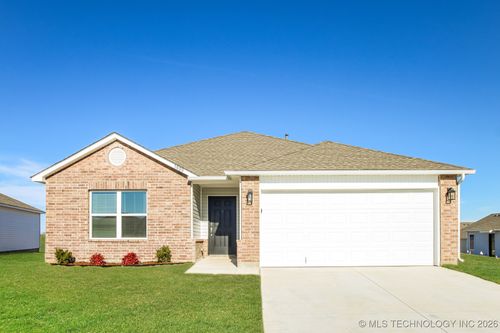 1000 W Lawton Rd, Claremore, OK, 74019-3794 | Card Image