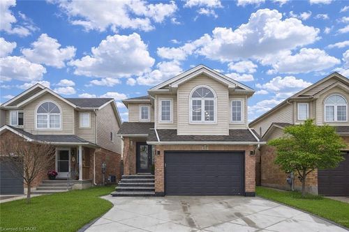 67 Bridlewreath St, Kitchener, ON, N2E3V5 | Card Image