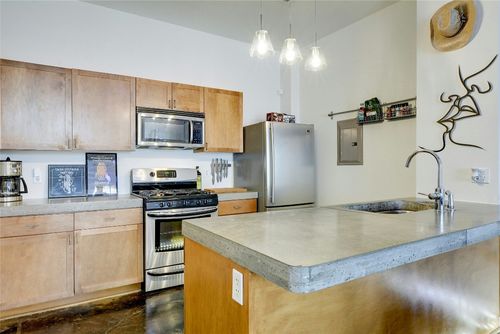 apt-5068-2401 E 6th St, Austin, TX, 78702-3964 | Card Image
