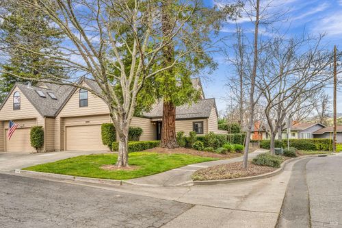 1350 Saint James Ct, Saint Helena, CA, 94574-2061 | Card Image