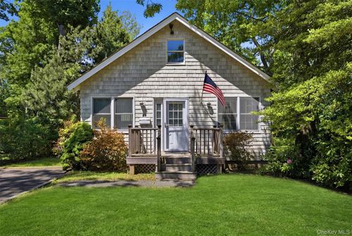 26 Garfield Ave, East Islip, NY, 11730-1115 | Card Image
