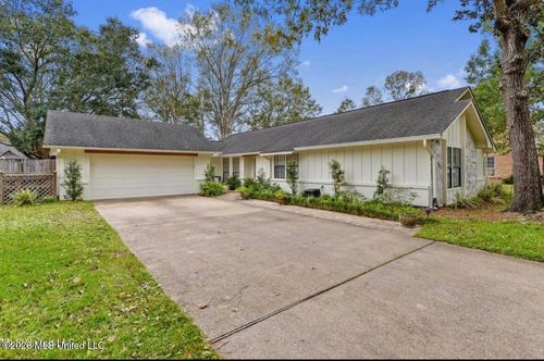 4004 Breezy Hill Lane, Ocean Springs, MS, 39564 | Card Image