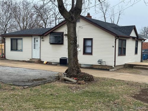 10416 Lackland Rd, Overland, MO, 63114-2243 | Card Image