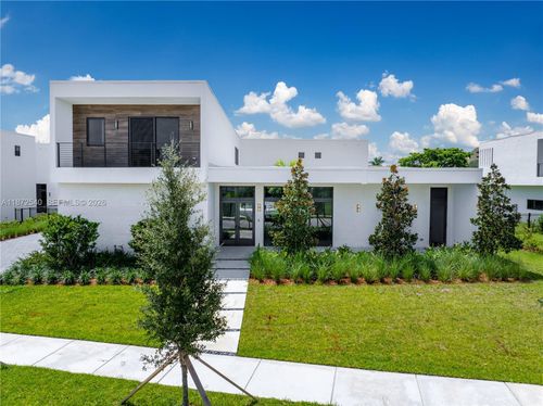 16740 Botaniko Dr N, Weston, FL, 33326-1071 | Card Image
