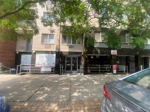 5b-3822 147th Street, New York, NY, 11354 | Card Image