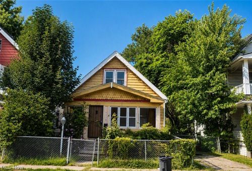 12419 Locke Ave, Cleveland, OH, 44108-1732 | Card Image