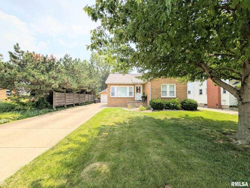 134 N Maple Ave, Morton, IL, 61550-1826 | Card Image
