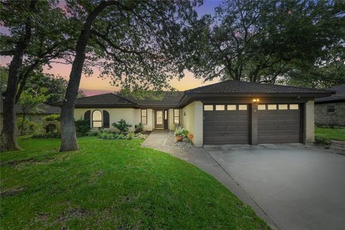 2205 Cambridge Dr, Hurst, TX, 76054-2909 | Card Image