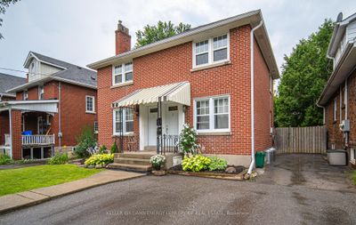 84 Rowe St, Home with 4 bedrooms, 2 bathrooms and 3 parking in Oshawa ON | Image 2