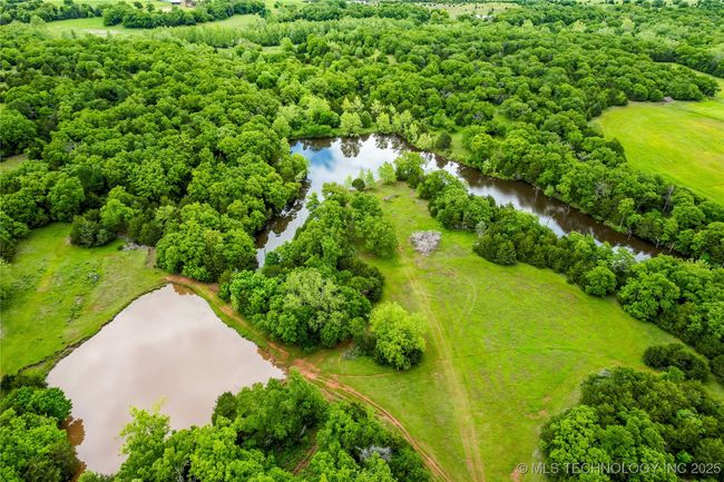 Bird's eye view of a large body of water | Image 51