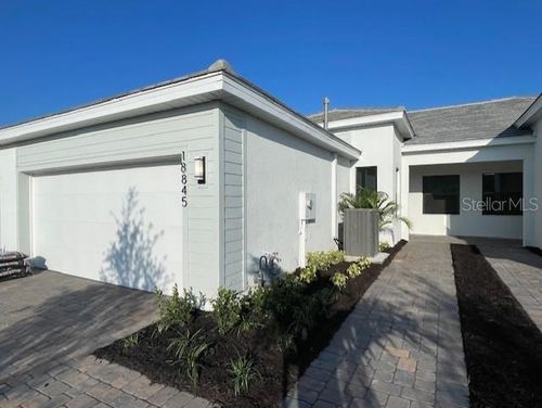 18845 Indian Rock Pl, LAKEWOOD RANCH, FL, 34211-2927 | Card Image