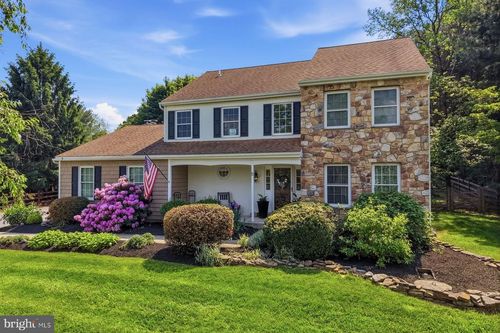 5 Meadow Creek Ln, Glenmoore, PA, 19343-2015 | Card Image