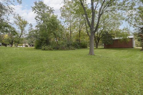 10829 W Oakwood Road, Franklin, WI, 53132 | Card Image