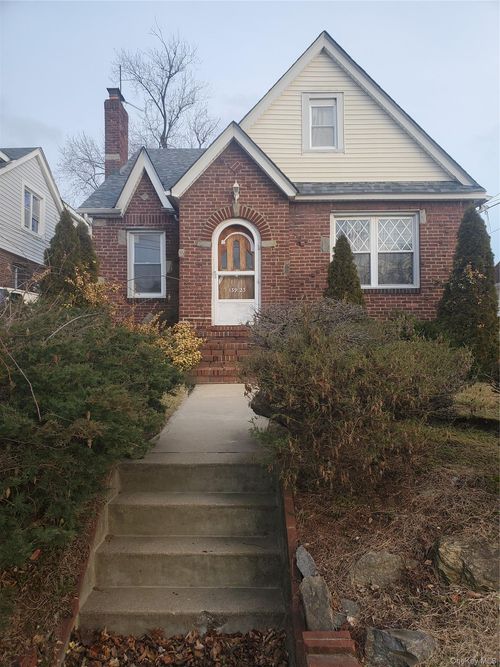 139-23 230 Street, New York, NY, 11413 | Card Image