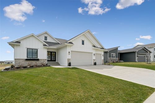 40 Nw Valleyview Drive, Waukee, IA, 50263 | Card Image