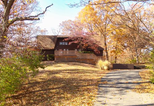 515 Greenbrier Rd, MOBERLY, MO, 65270-3213 | Card Image