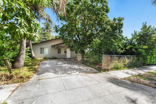 417 Upland Rd, West Palm Beach, FL, 33401-7929 | Card Image