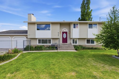4133 300, West Point, UT, 84015-6903 | Card Image