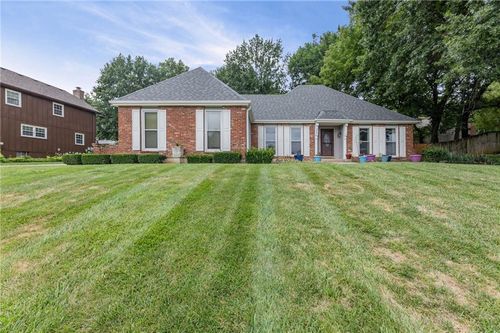 5204 Stearns St, Shawnee, KS, 66203-1857 | Card Image