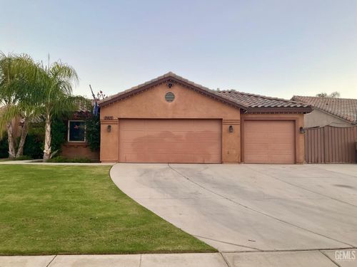 9415 Meadow Falls Dr, Bakersfield, CA, 93311-4524 | Card Image