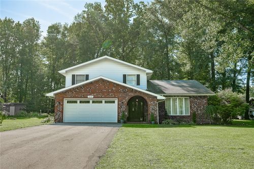 5210 Redwood Dr, Indiana, PA, 15701-9487 | Card Image