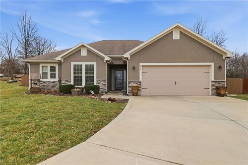 503 Sw 6th Ter, Oak Grove, MO, 64075-9135 | Card Image