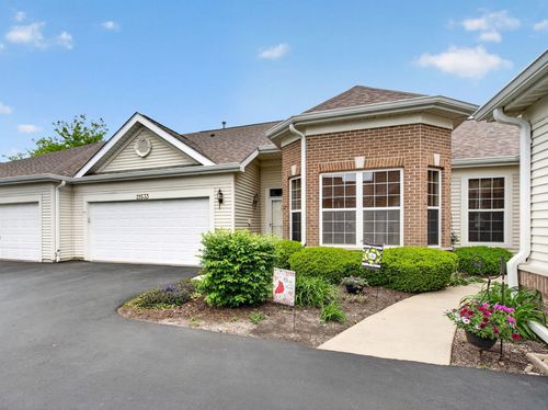 21533 Papoose Lake Ct, Crest Hill, IL, 60403-1562 | Card Image