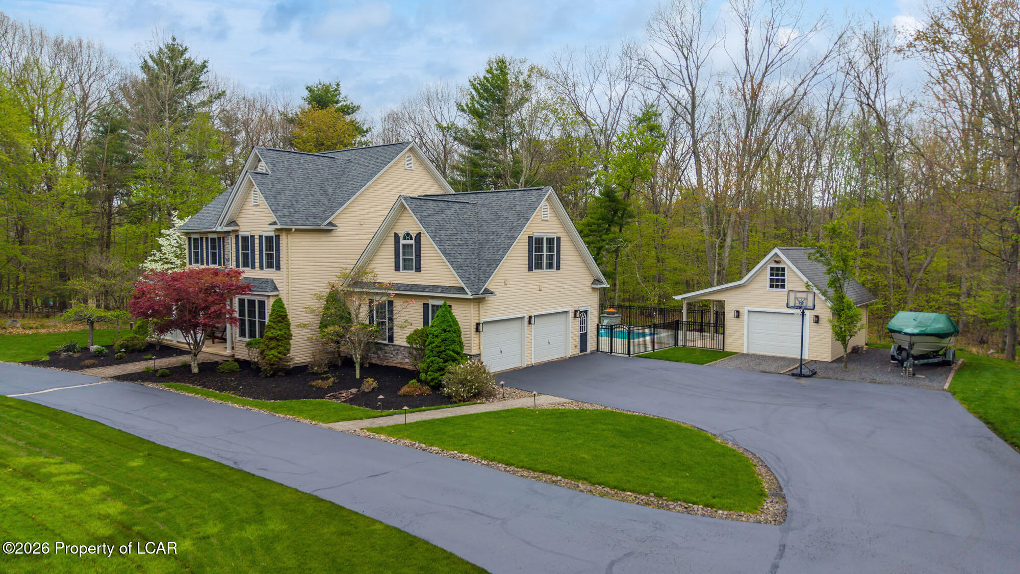 Residential in Mountain Top 3