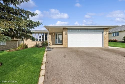 13766 Mccabe Dr, Orland Park, IL, 60467-6849 | Card Image
