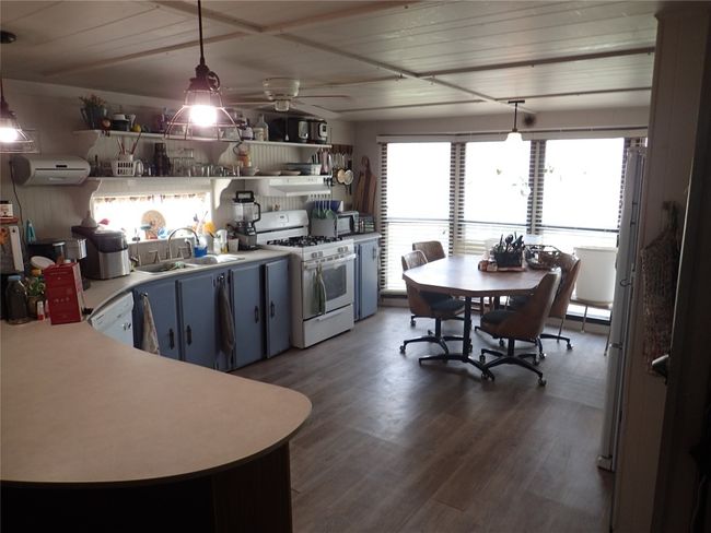 336 Boulder Ln, House other with 2 bedrooms, 2 bathrooms and 4 parking in Dale TX | Image 5