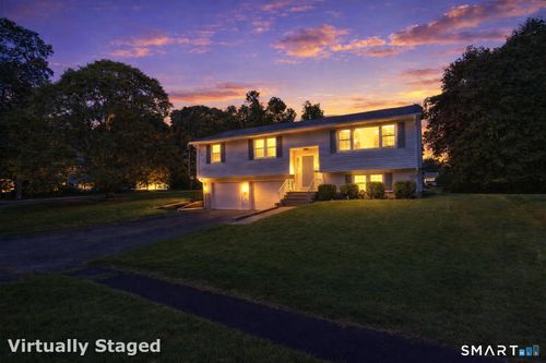 26 Farrel Dr, Ansonia, CT, 06401-2810 | Card Image