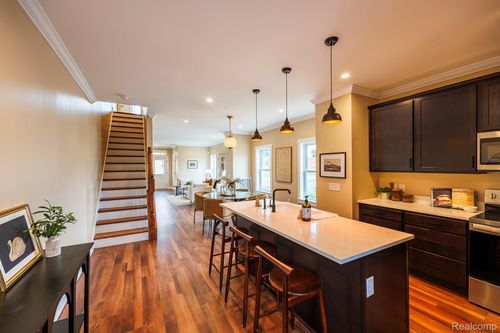 211 W 5th Ave, Flint, MI, 48503-2437 | Card Image