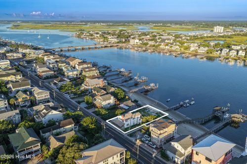 307 Lumina Ave N, Wrightsville Beach, NC, 28480-2821 | Card Image