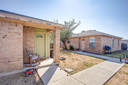 121 Cambridge Dr, Saginaw, TX, 76179-1278 | Card Image