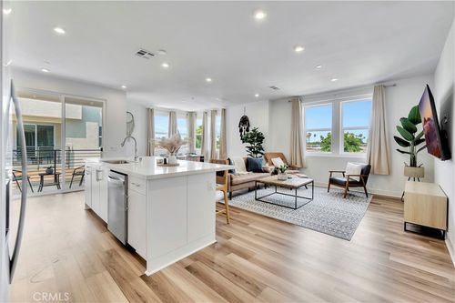 1531 W Bushell St, Anaheim, CA, 92805-6584 | Card Image